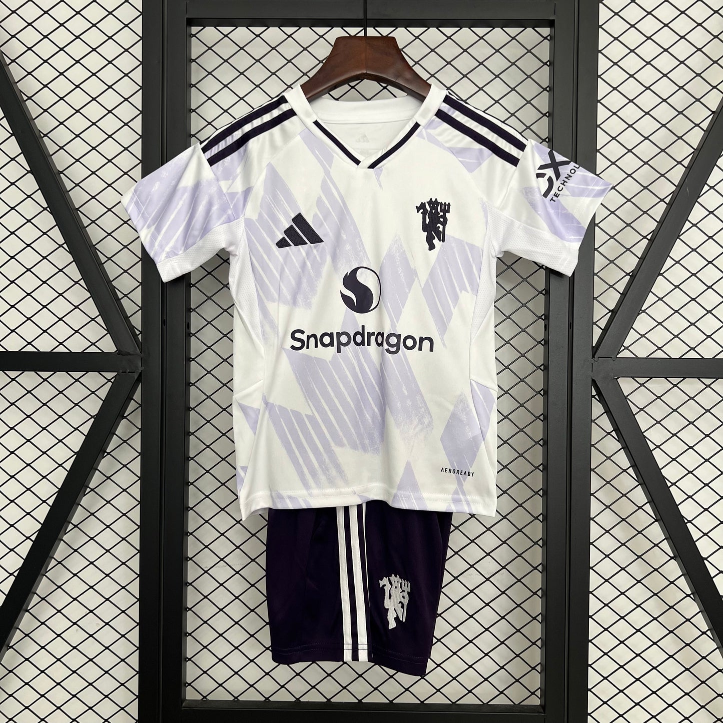 Equipación Manchester United 25/26 Talla Niño Visitante