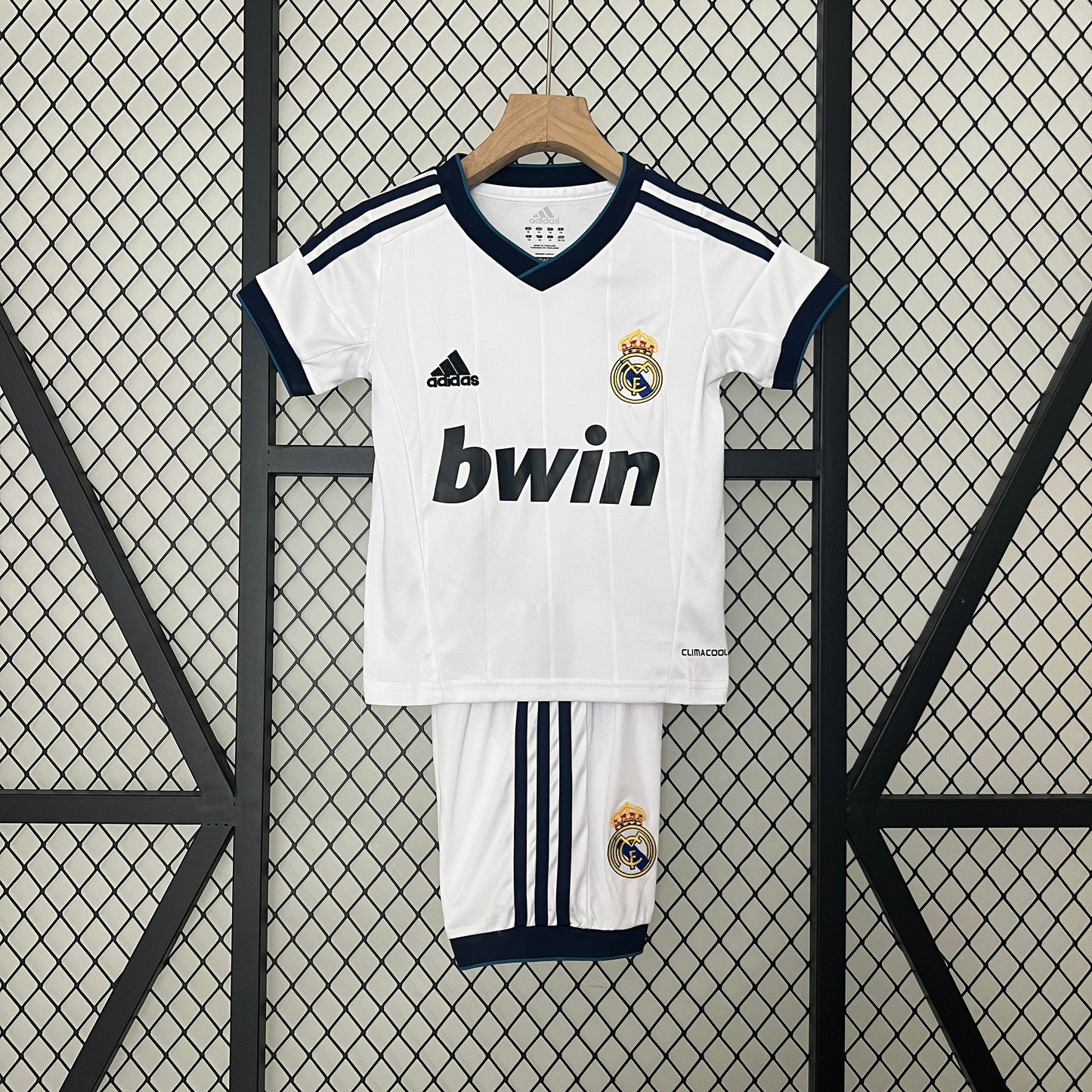 Equipación Real Madrid 12/13 Talla Niño