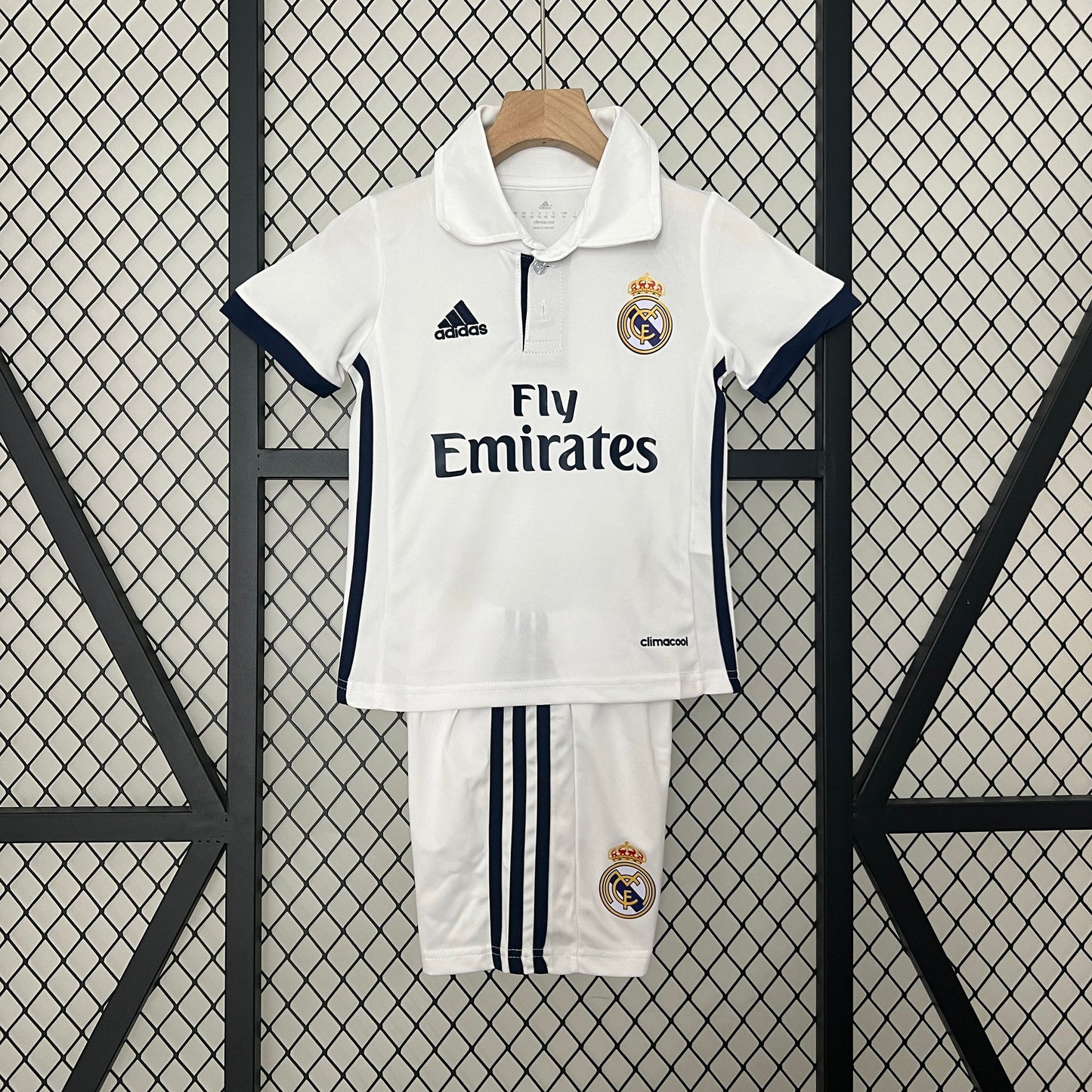Equipación Real Madrid 16/17 Talla Niño