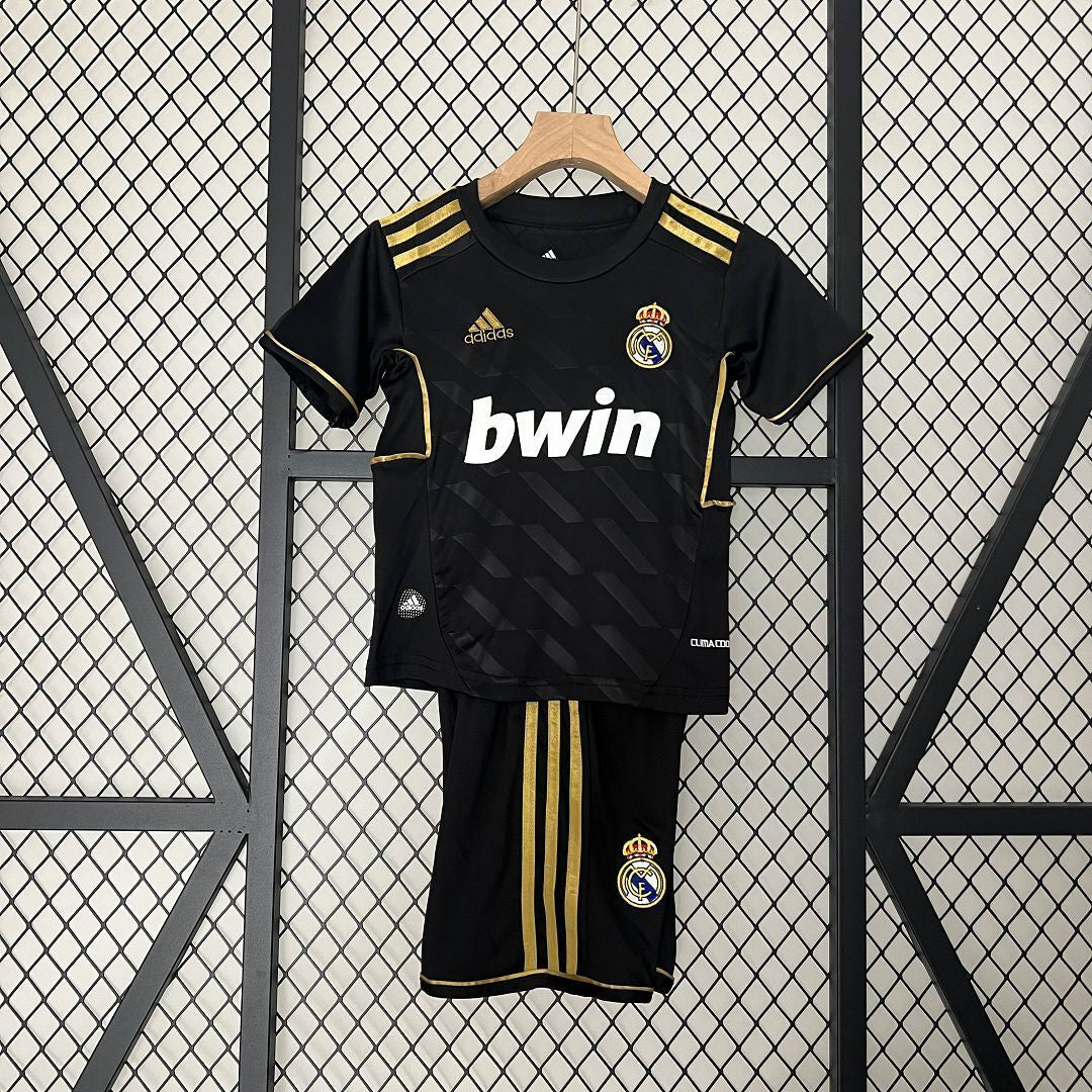Equipación Real Madrid 11/12 Talla Niño Visitante