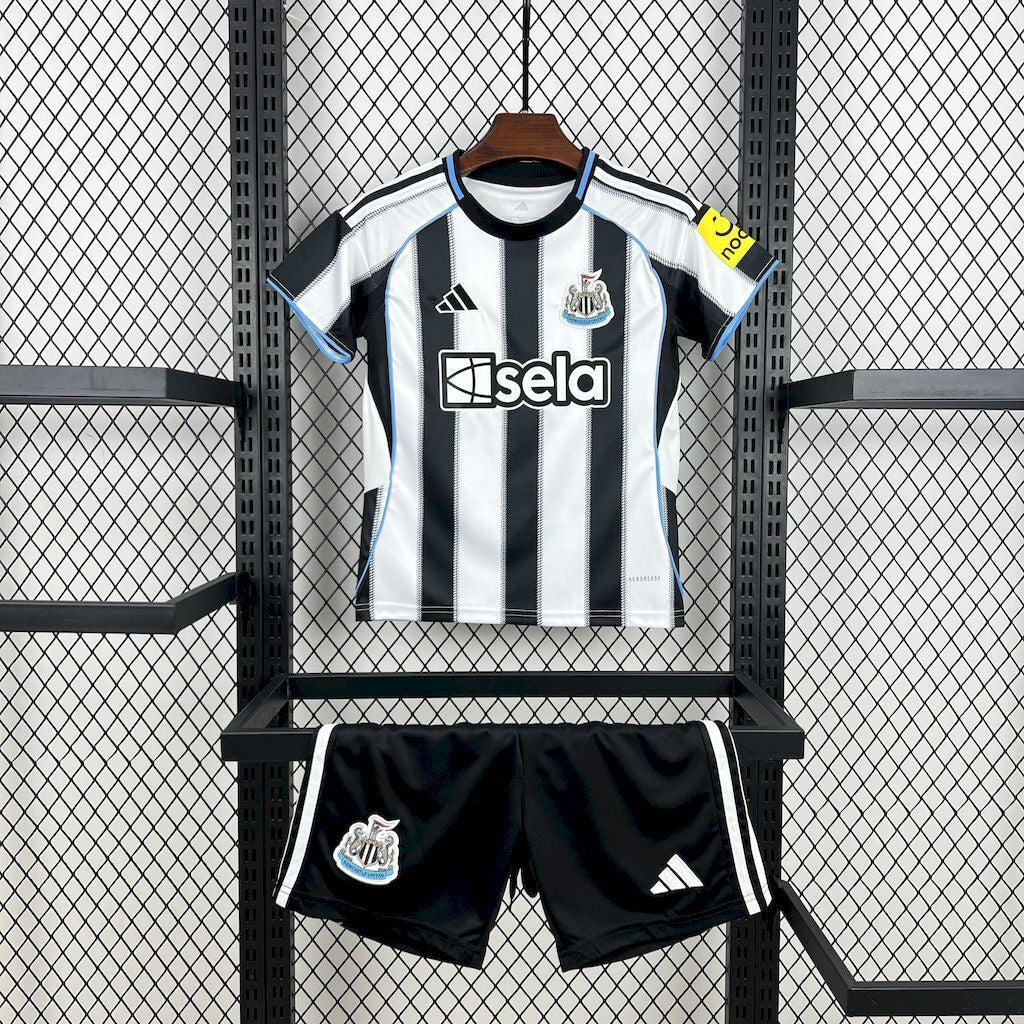 Equipación Newcastle 25/26 Talla Niño