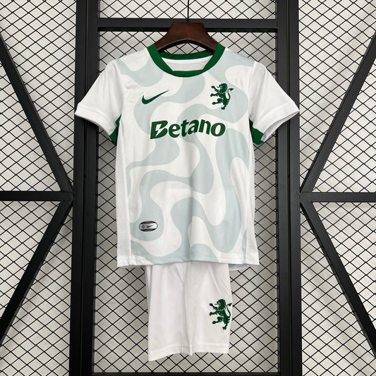 Equipación Sporting Lisboa 25/26 Talla Niño Visitante